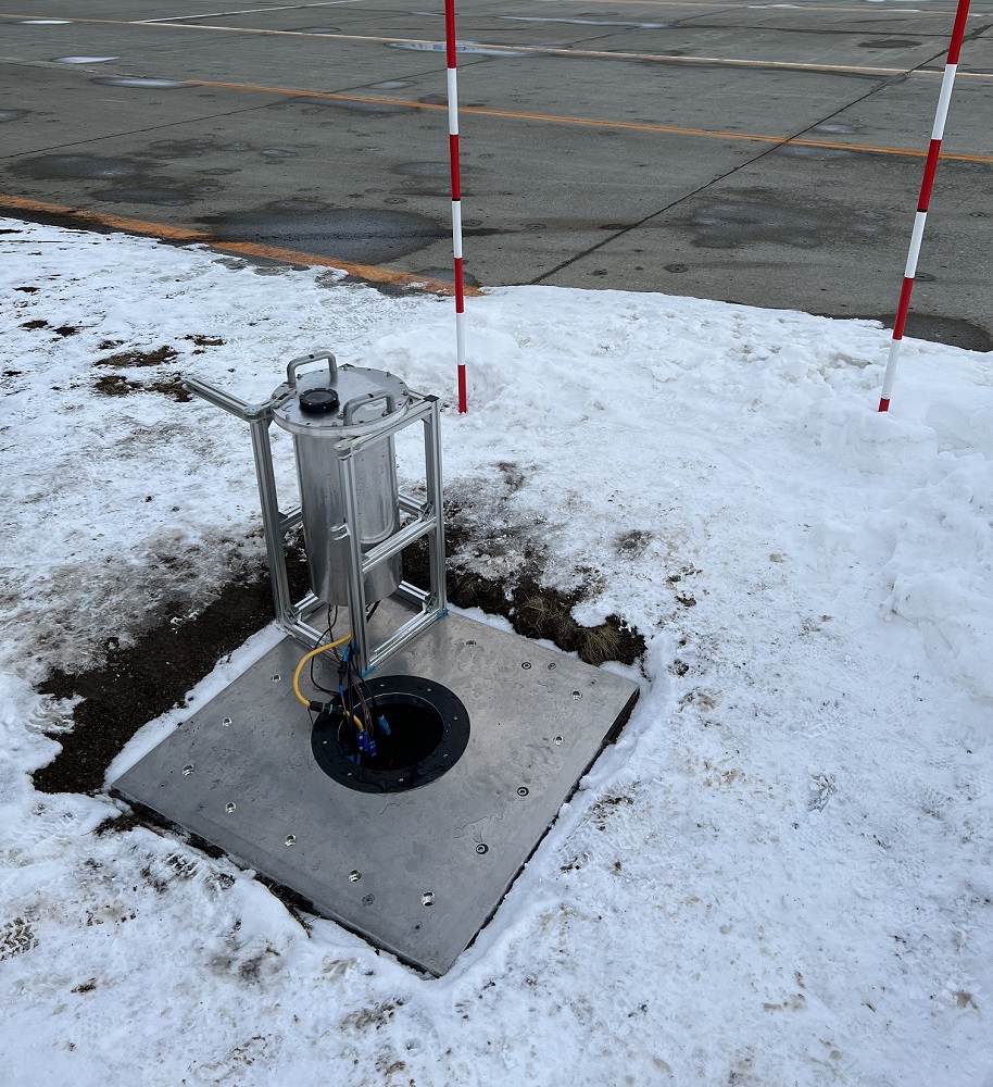 雪氷モニタリングセンサの新千歳空港実証実験開始